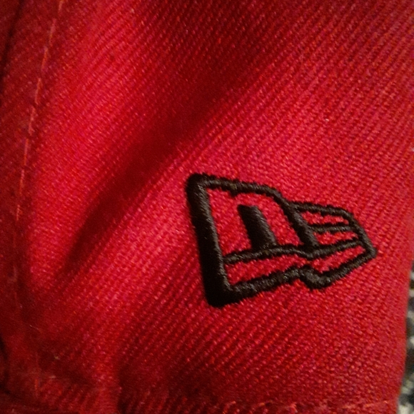 New Era/Toronto BlueJays Unisex Red Fitted BallCap - Picture 10 of 16